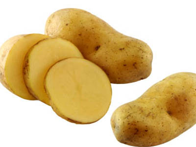 Διώξτε τους μαύρους κύκλους με μια πατάτα